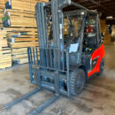 Linde forklift in Warehouse